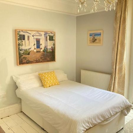 Central Truro! Large Double Room In Victorian Property 외부 사진